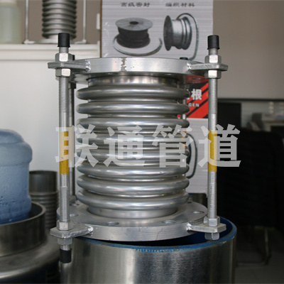 �������y���a����